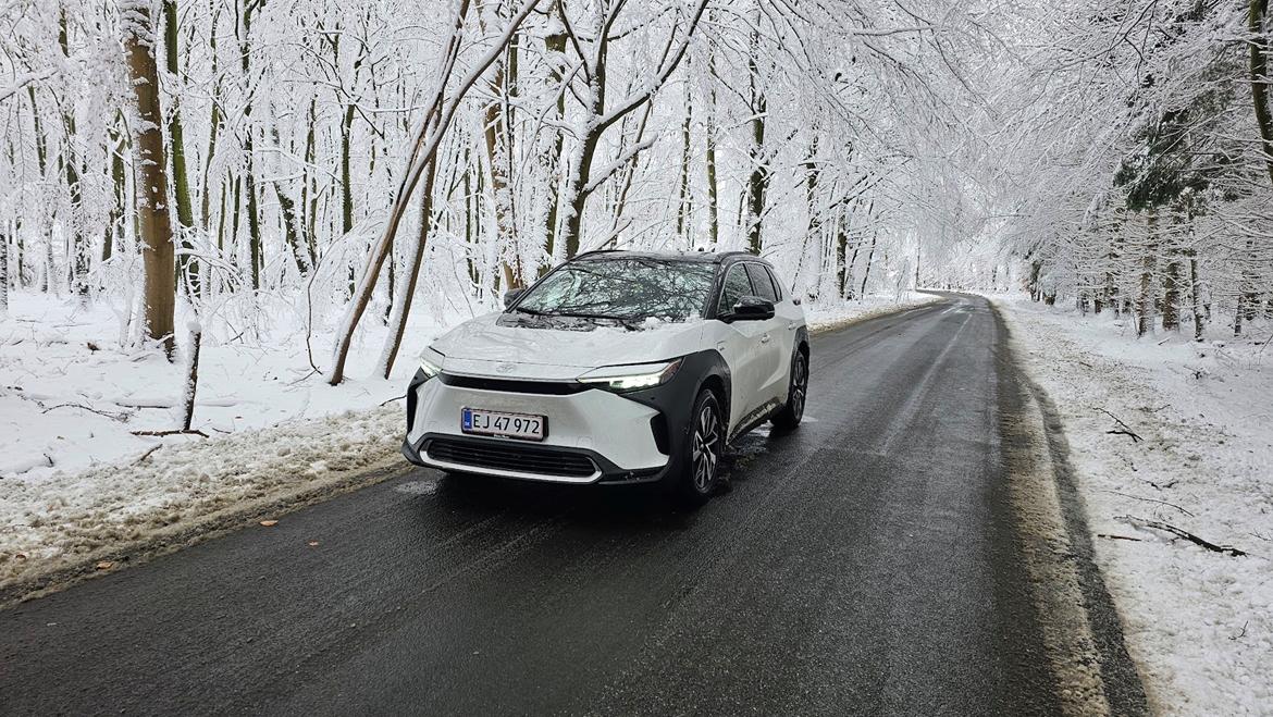 Toyota Bz4X Executive Panorama AWD  billede 18