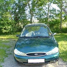 Ford MONDEO 2.0 I FLAIR