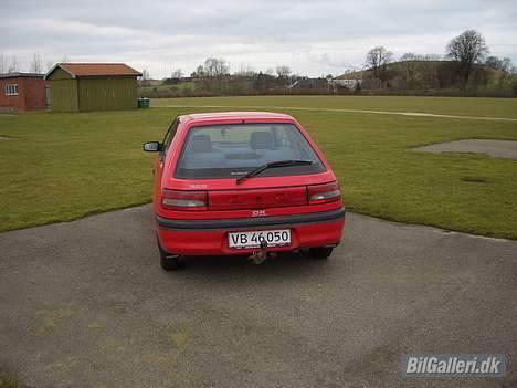 Mazda 323 billede 4