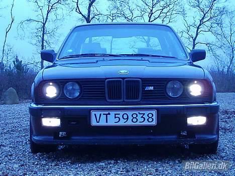 BMW 320/325i solgt billede 2