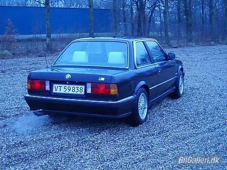 BMW 320/325i solgt billede 4