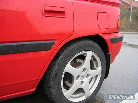 Mazda 323F billede 15