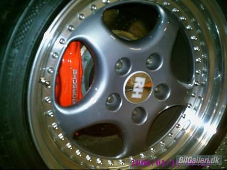 Porsche 911 solgt - 18" split fælg med malet center i bilens nederste farve billede 9