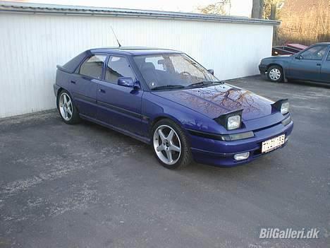 Mazda 323F GT. solgt billede 11