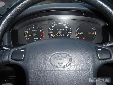 Toyota Carina E XLI *SOLGT* - Runder snart 170.000 D. 17/1-07 billede 2