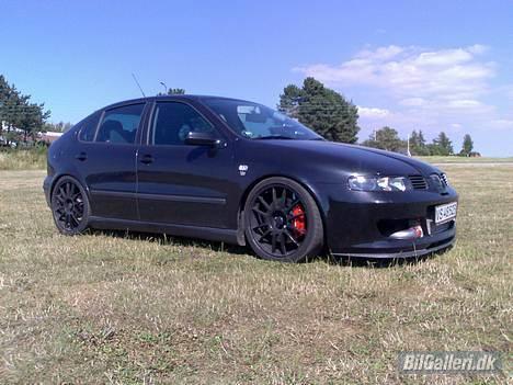 Seat LEON TDI SOLGT - Bilen som den nogenlunde ser ud nu skulle jeg mene!! billede 1