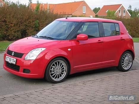 Suzuki SWIFT - Konens lille shopping vogn billede 2