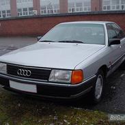 Audi 100