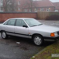 Audi 100
