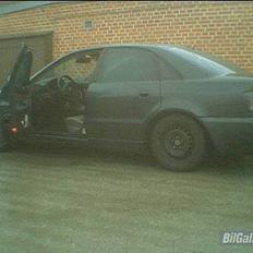 Audi A4 1.8 turbo- limousine