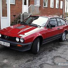 Alfa Romeo GTV6