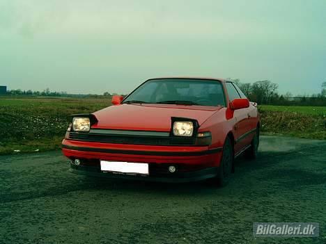 Toyota Celica Gti -*solgt* - Her ses bilen lige efter jeg havde købt den.... Resten af billerne er efter jeg har smidt lidt pengen efter den. billede 2