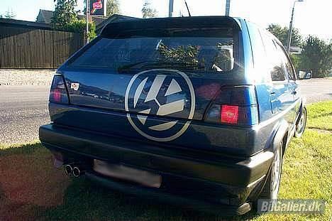 VW Golf 2 1,8 GT  solgt - VW emblemet købte jeg da jeg var til VW træf i stenlille billede 3