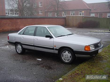 Audi 100 billede 1