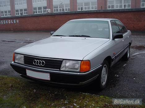 Audi 100 billede 4