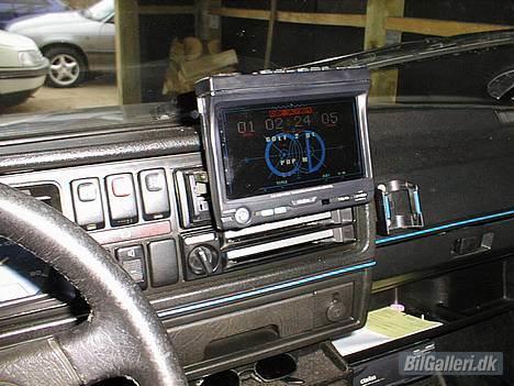 VW Golf 2 1,8 GT  solgt - mit anlæg som jeg osse kan se fjernsyn på.   billede 9