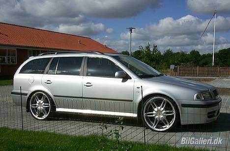 Skoda Octavia  - Den ser jo federe ud med lidt større fælge ;0) billede 9