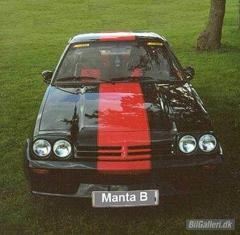 Opel Manta - prøv lige at chekke den klarlak der ud ;o) Synd det ikke holdt bedre.. billede 2