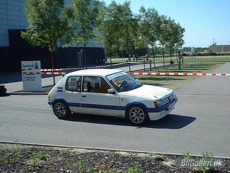 Peugeot 205 GTI 1,9 billede 2