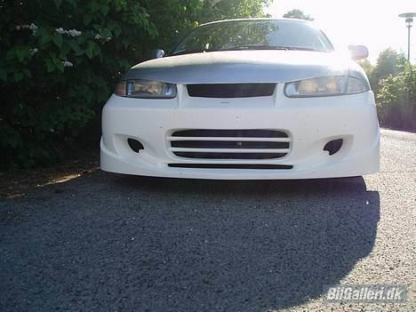 Mitsubishi Carisma - SOLGT  - Så kom den nye kofangeren endelig på... billede 6