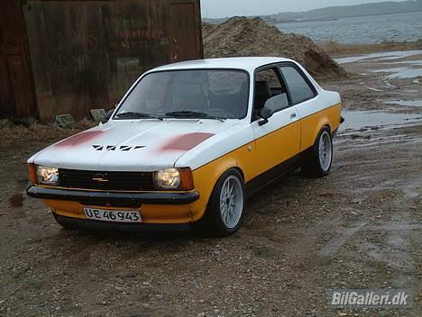 Opel Kadett C  - Fik sku aldrig malet den færdig.. men der er da okay den de hjemme lav  billede 2