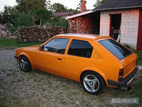 Opel Kadett D GTE (VÆK) - ja sådan ser den ud eller sådan så den ud er ved at blive lavet om en del billede 2