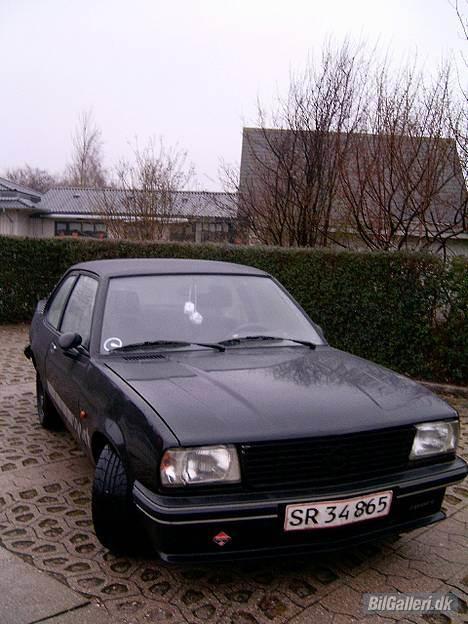 Opel Ascona B 2,4 - Den ser jo godt ud...! billede 1