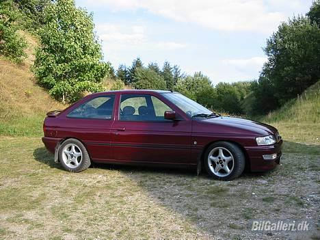 Ford Escort 1,8 Sport (SOLGT) billede 3