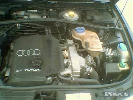 Audi A4 1.8 turbo- limousine billede 8