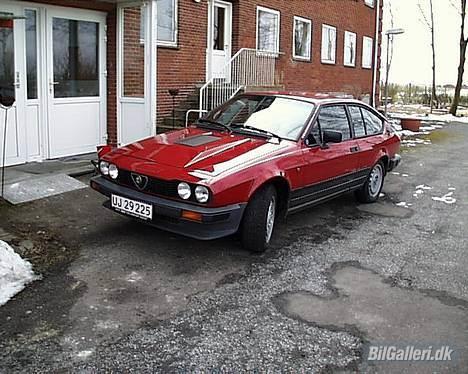 Alfa Romeo GTV6 billede 1