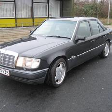 Mercedes Benz 300E 124 (SOLGT)
