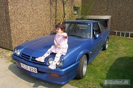 Opel Manta B 2,2 solgt - Min niece som også er stor fan af opel:-) billede 12