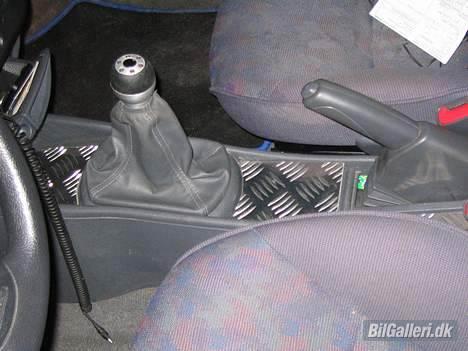 Fiat bravo ( DØD) - der er kommet dørk plade mellem sæderne billede 10