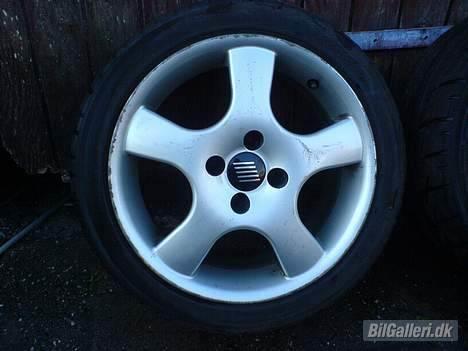 Fiat punto s - sommerdæk.  Pæne er de ikke . Men det er den tidligere ejer som  har ødelagt dem. billede 3