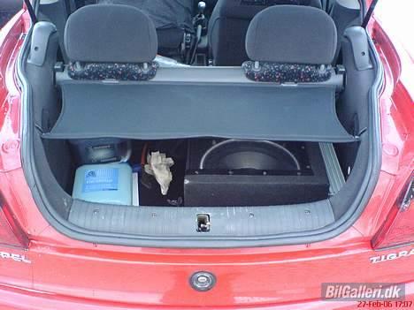 Opel Tigra - Junk in the trunk---- =) billede 14