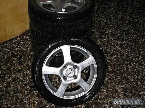 Ford Escort -RIP- - Mine sommerfælg.. 15" Dotz - Har endelig fået dem på.. billede 10