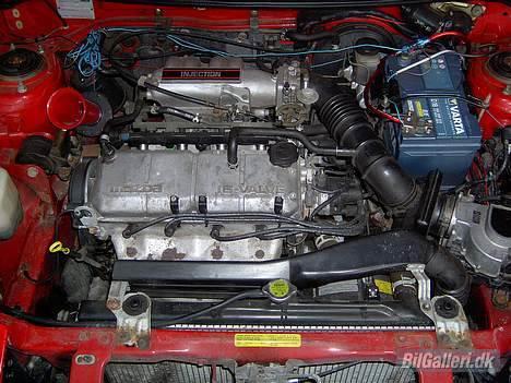 Mazda 323F - nøøøøj en motoer billede 4