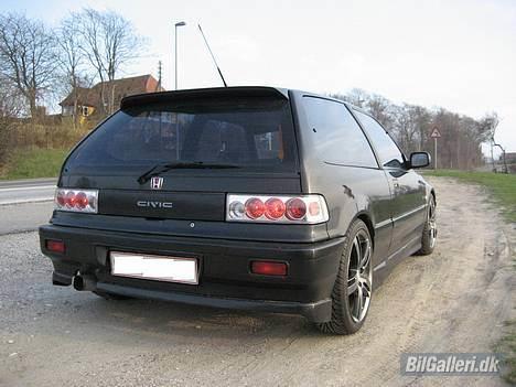 Honda Civic 1,5 16v Exi Solgt - Så kom der nyt lys på røven af vognen... billede 10
