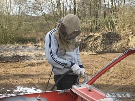 Opel Kadett c (solgt) - så er sandblæsningen begyndt, kan kraftigt anbefales, til meget rustne gamle slæder.... billede 12
