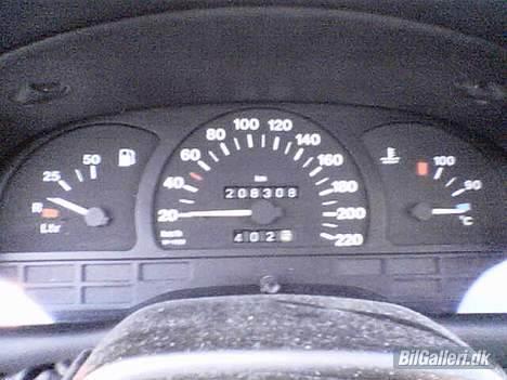 Opel Astra F 1,6 -Totalskadet- - 208.308 km. havde gamle kørt. Mange km. billede 8