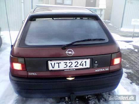 Opel Astra F 1,6 -Totalskadet- - Faktisk -3,5 graders frost. uh... :( billede 10