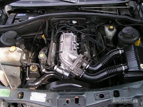 Ford Scorpio 2,9i GLX aut - Sådan skal en ordentlig motor se ud !!! V6-POWER billede 5