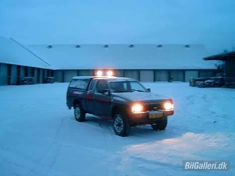 Nissan King cab 4x4  *DØD* - De gamle dæk.... tja... der er lidt forskel...hehe billede 12