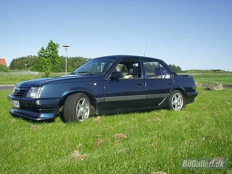 Opel Ascona C 2.0i 'SOLGT'  - Assi´en billede 1