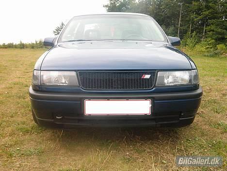 Opel Vectra A "pit bull"  - der er delte meninger om grillen. jeg syntes den er fin til bilen billede 2