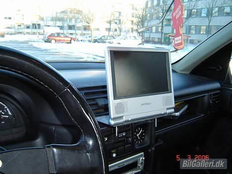 Opel Vectra A "pit bull"  - dvd skærm (stjålet) billede 7