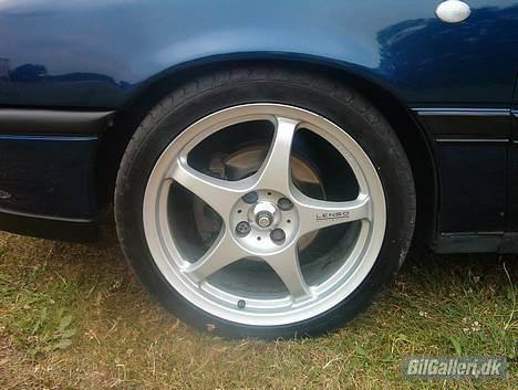 Opel Vectra A "pit bull"  - 17 tommer som trænger til nye dæk billede 11