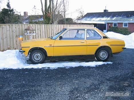 Opel ascona b  billede 3