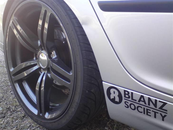 BMW  E46 320d Touring (N) - Blanz.dk sticker + en parkeringsskade... thanks whooever did it :( billede 10