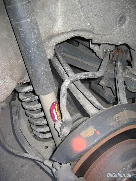 Mercedes Benz W124 300D - Ja. Hvad kan man sige. En importvogn er jo forholds-vis frisk. Godt gået efter 14 år på bagen. billede 11